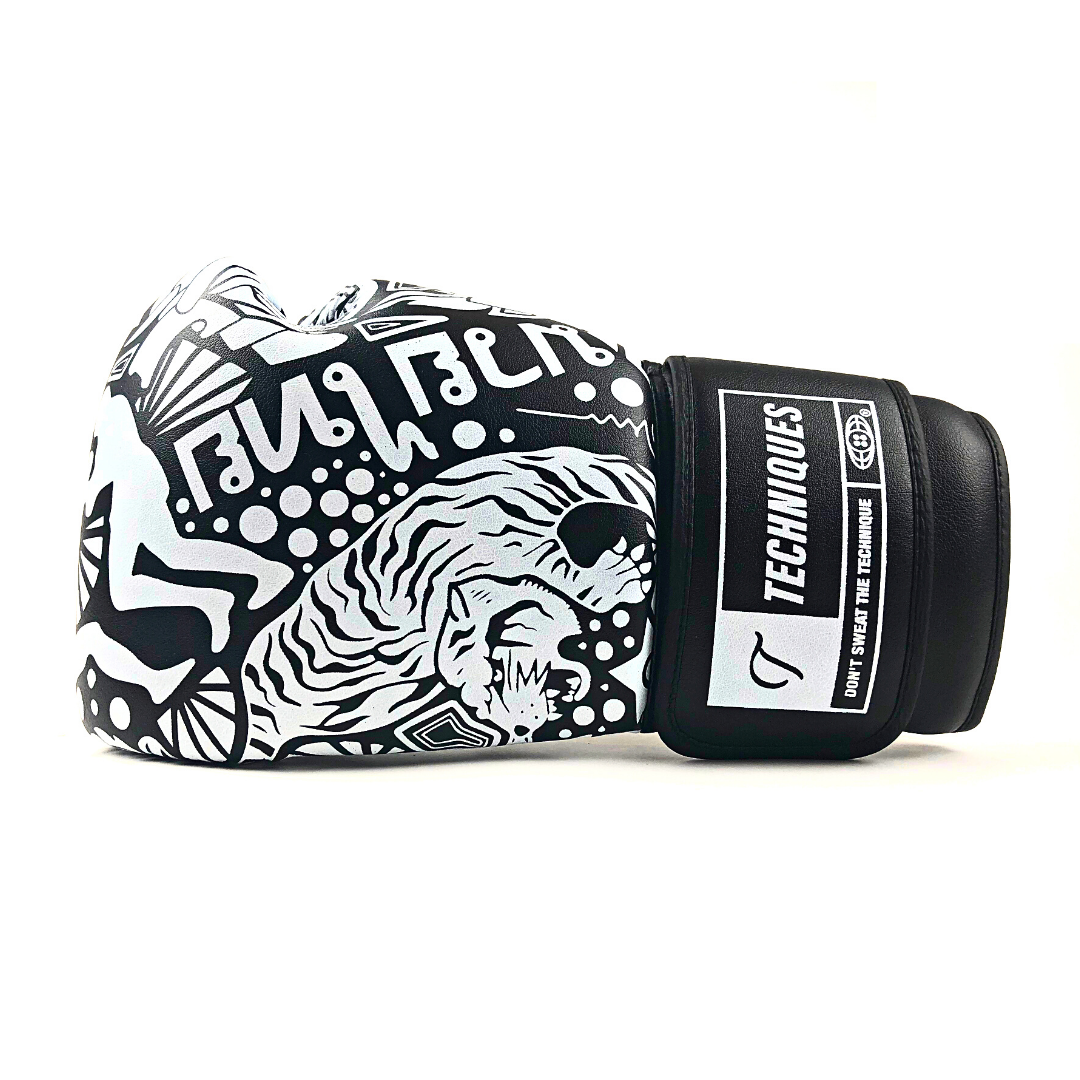 Musashi Gloves &amp; Cookies n&#39; Cream MMA Shorts