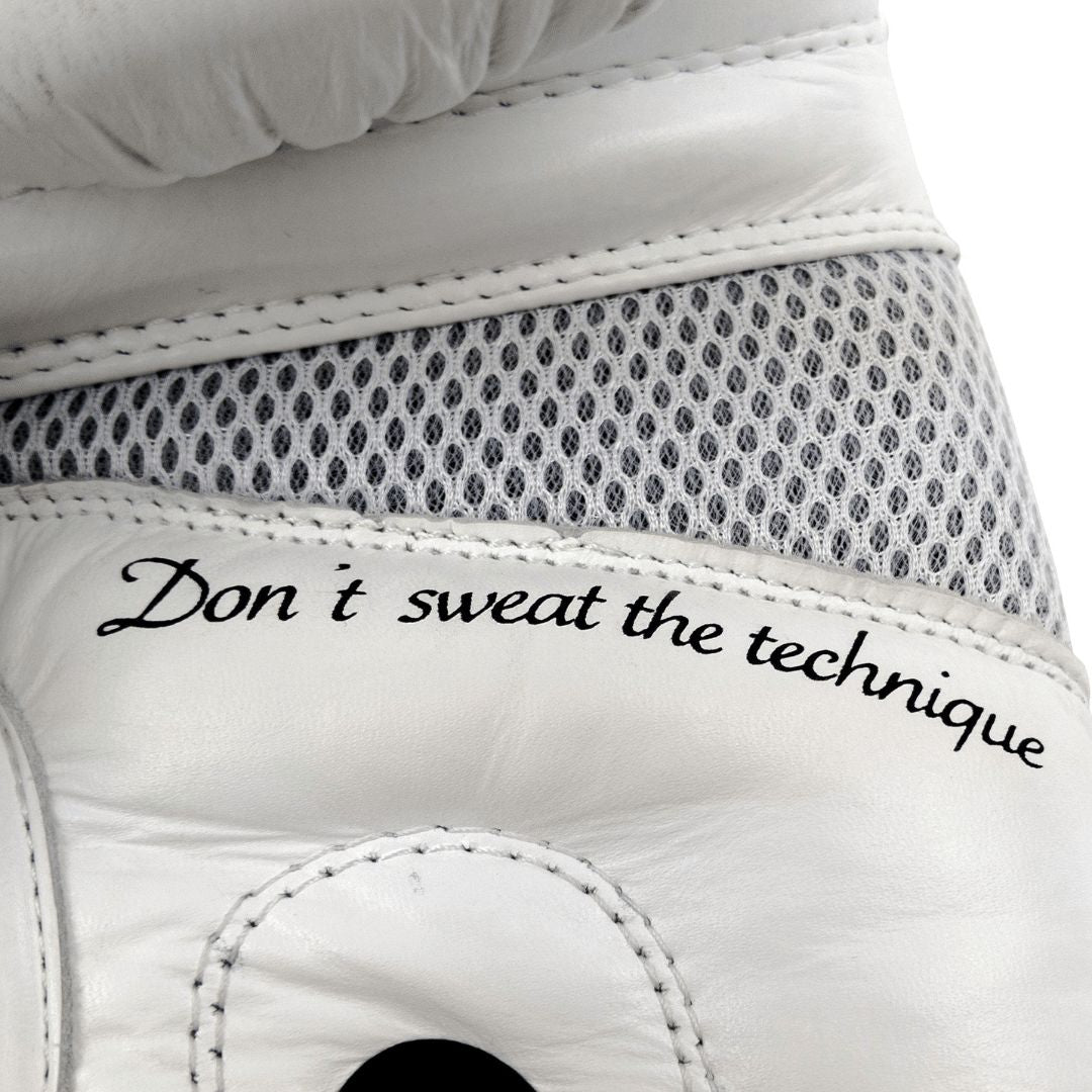 Akala Boxing Gloves - Techniques